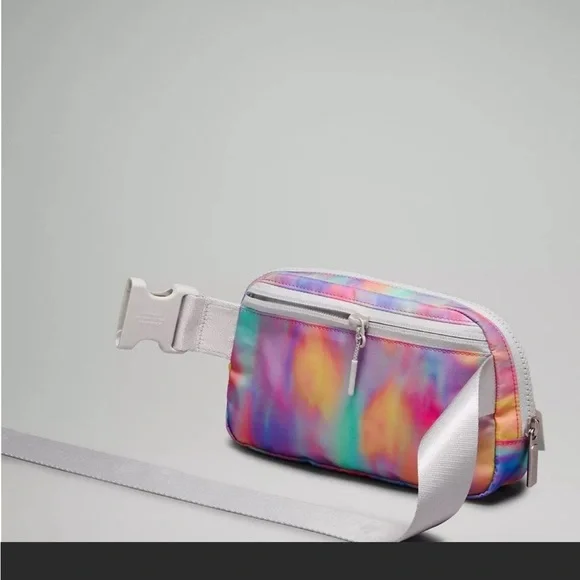Lululemon Everywhere Belt Bag 1L-‎ Prism Wash Print Multi/Vapor
